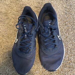 Nike men’s size 10 navy Downshifter